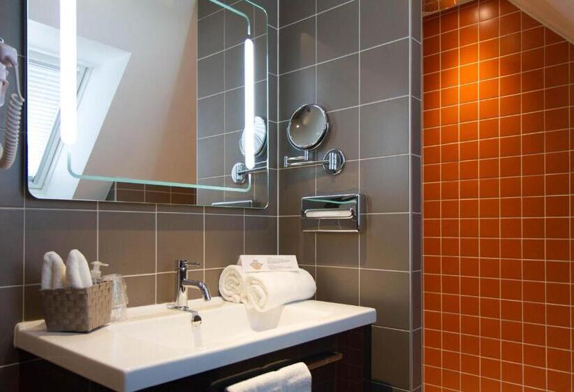 غرفة قياسية, L Etape 9