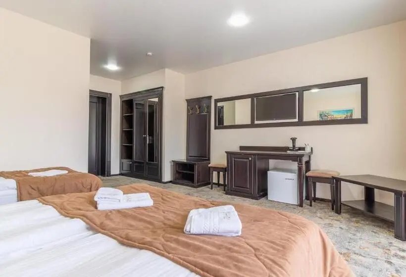 Deluxe Kolmen Hengen Huone, Elena Spa Resort