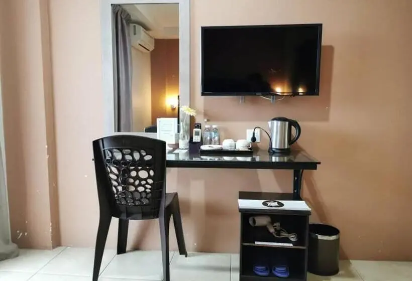 اتاق لوکس با بالکن, Melang Inn