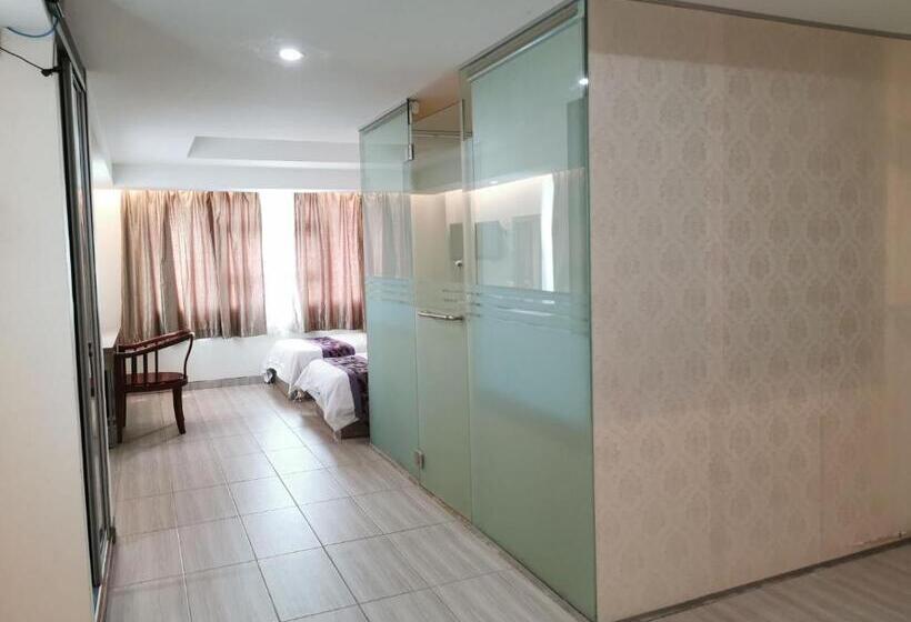 غرفة عائلية, Melang Inn