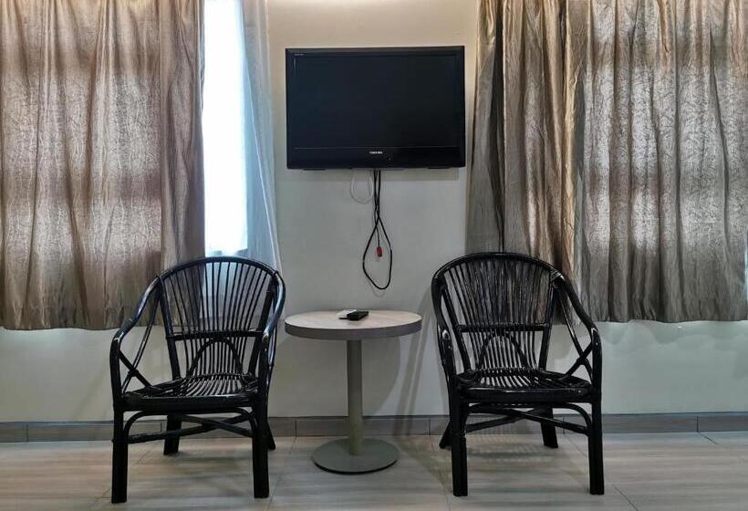 اتاق خانوادگی, Melang Inn