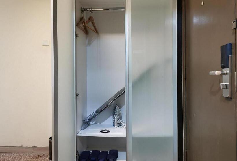 جناح عائلي, Melang Inn