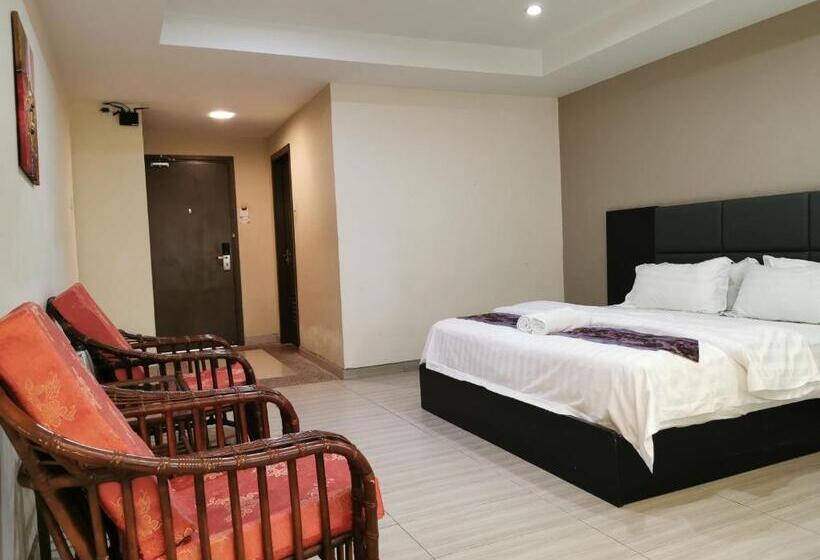 جناح عائلي, Melang Inn