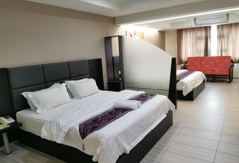 جناح عائلي, Melang Inn