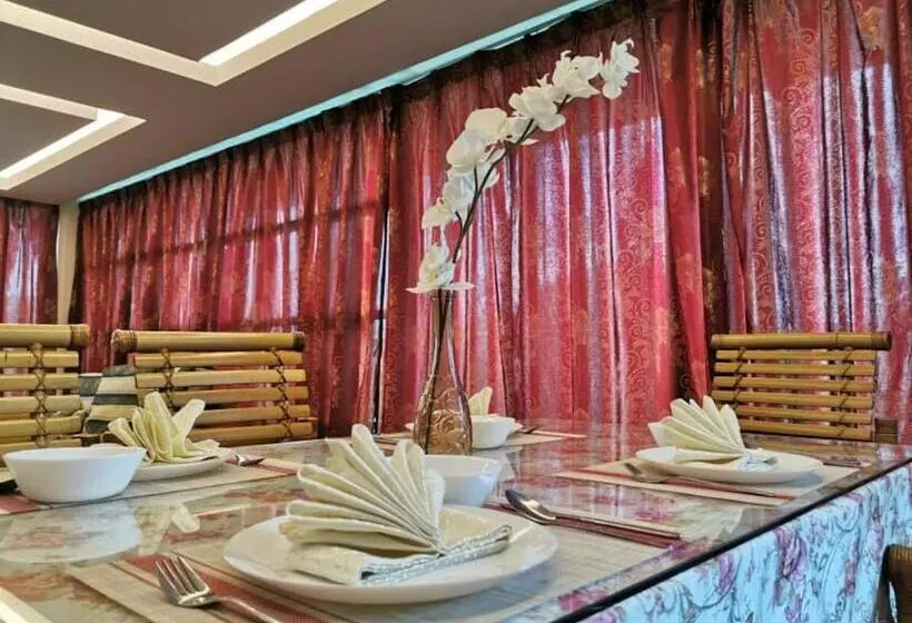 سوئیت با بالکن, Melang Inn