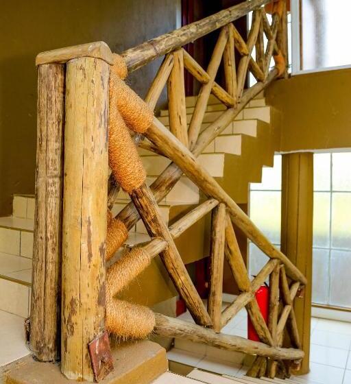 اتاق لوکس, Malkia Trees Lodge