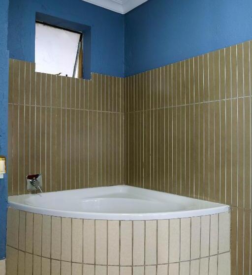 اتاق لوکس سه تخته, Malkia Trees Lodge