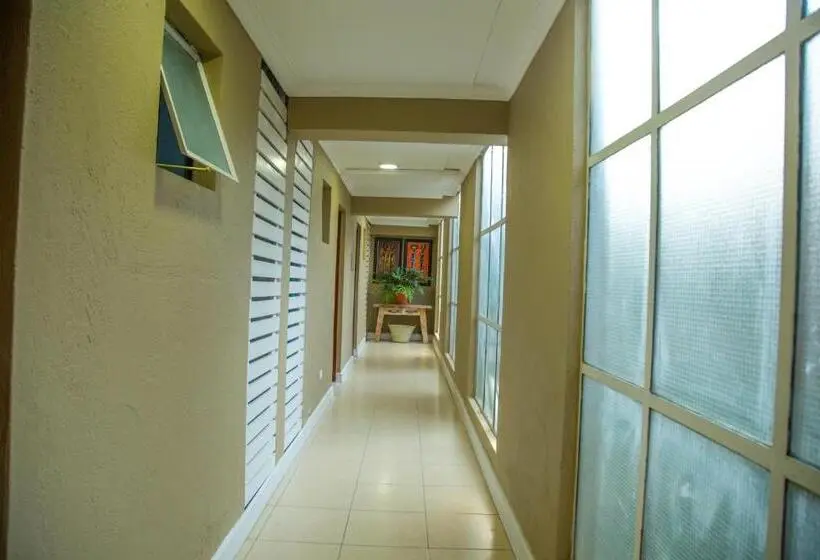 اتاق لوکس سه تخته, Malkia Trees Lodge