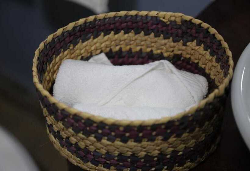 اتاق لوکس, Malkia Trees Lodge