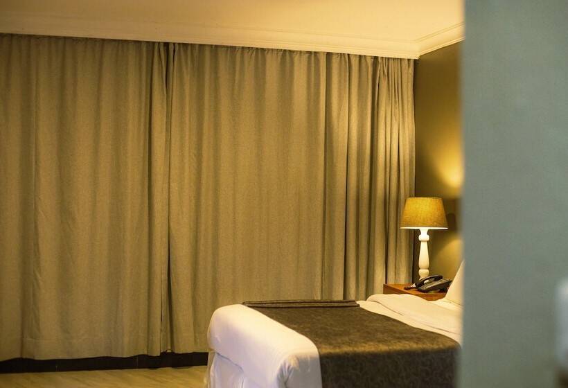 اتاق لوکس, Malkia Trees Lodge