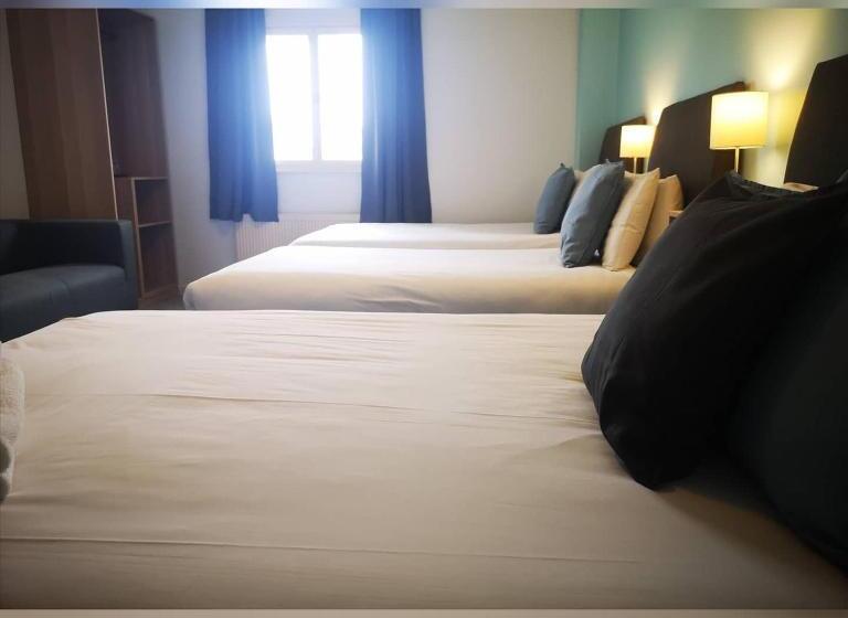 Семейный Номер, Bank House Guesthouse