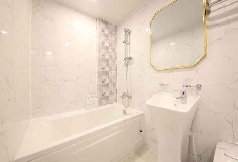 Номер Deluxe, Namu Nulbo