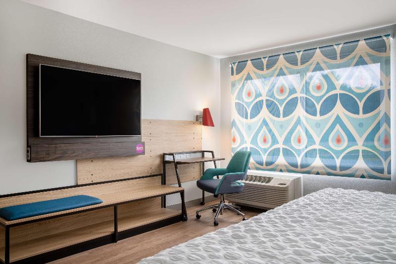 Standard Szoba King Size Bed, Tru By Hilton Rock Hill