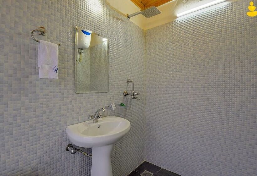 Deluxe Room, Livingstone Eco Resort Shimla