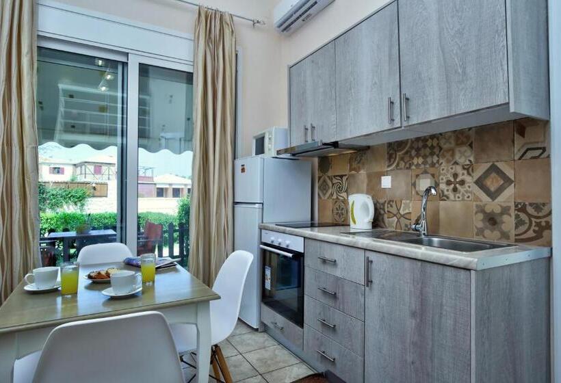 复式房间, Apartments Avra