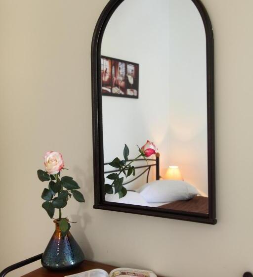 低层单卧公寓, Apartments Avra