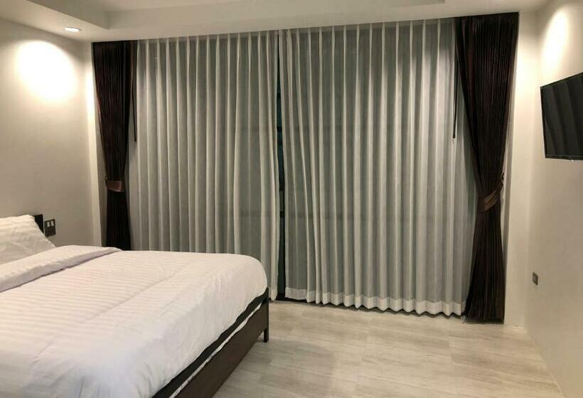 基本间, Richmond Nan