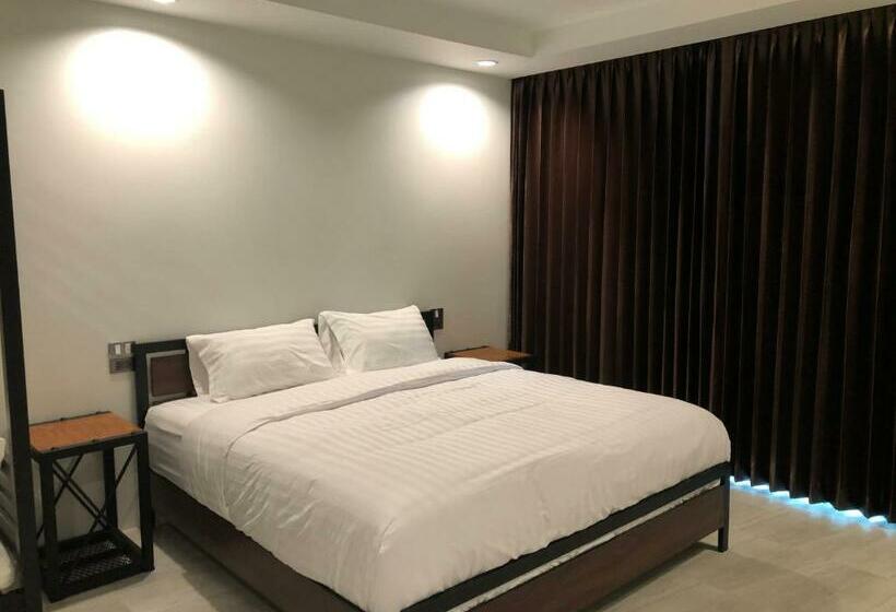 基本间, Richmond Nan