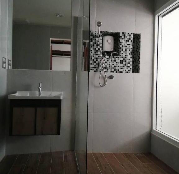 家庭套房, Richmond Nan