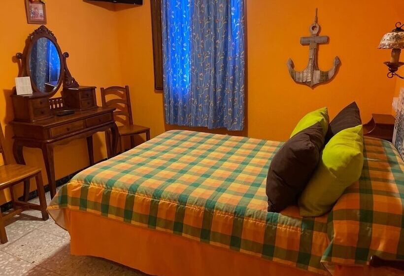 اتاق استاندارد سه نفره, Chiki