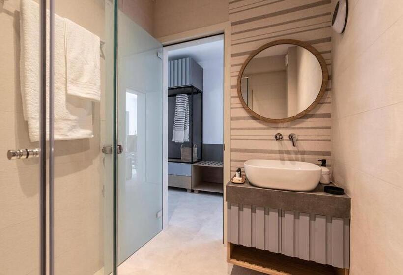 סוויטת סופריור, Sole Mare