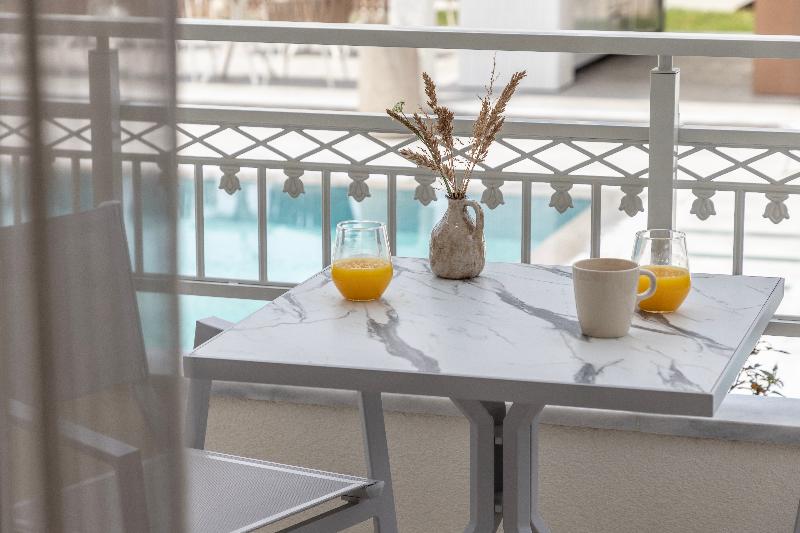 חדר סופריור, Sole Mare