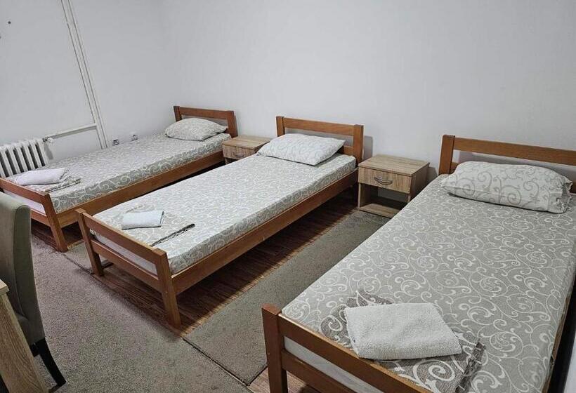 اتاق استاندارد سه نفره, Akvarius