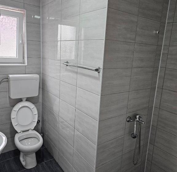 اتاق استاندارد سه نفره, Akvarius