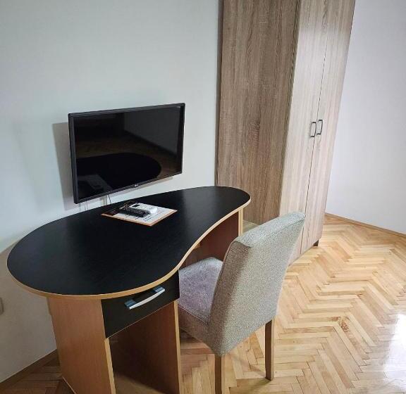 اتاق استاندارد چهار تخته, Akvarius