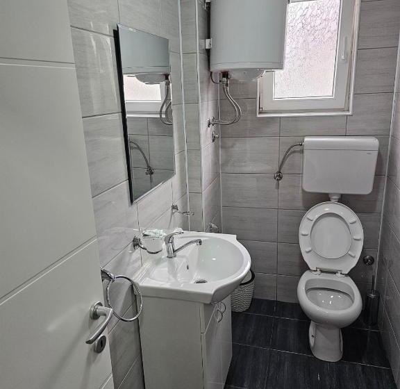 اتاق خانوادگی, Akvarius