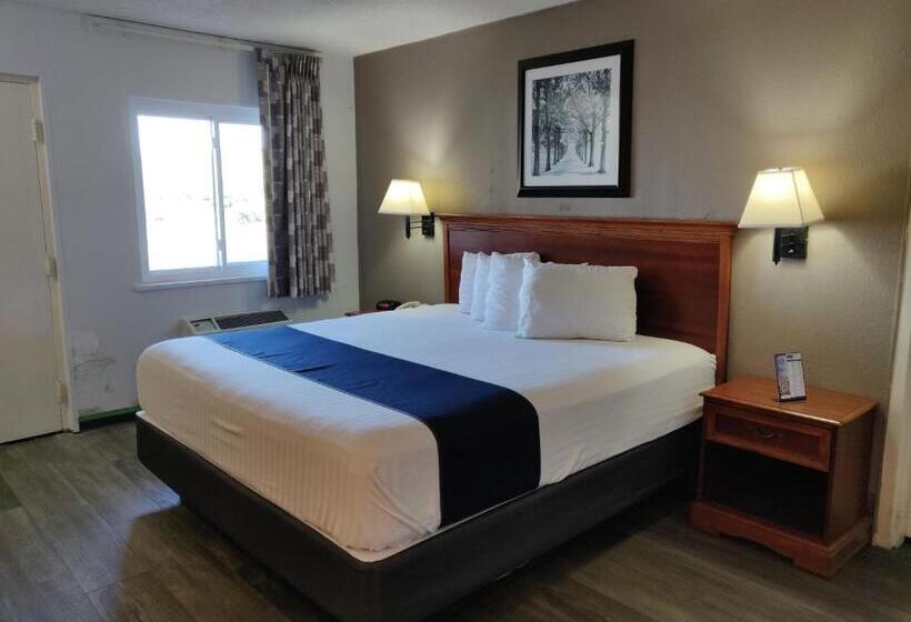 带大床的标准间, Cedar Cove