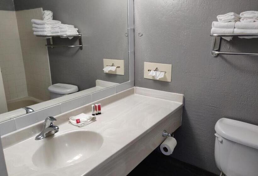 带大床的标准间, Cedar Cove