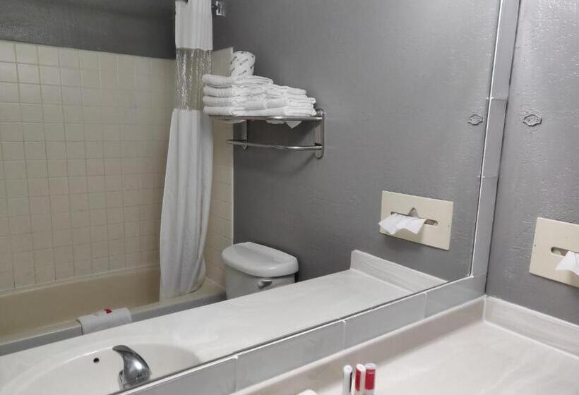 标准间, Cedar Cove