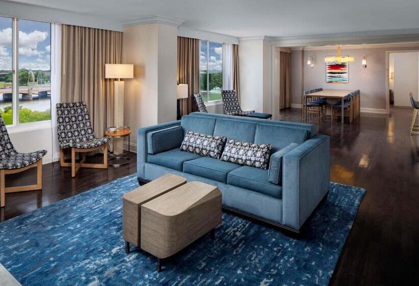 스위트, Hyatt Regency Wichita