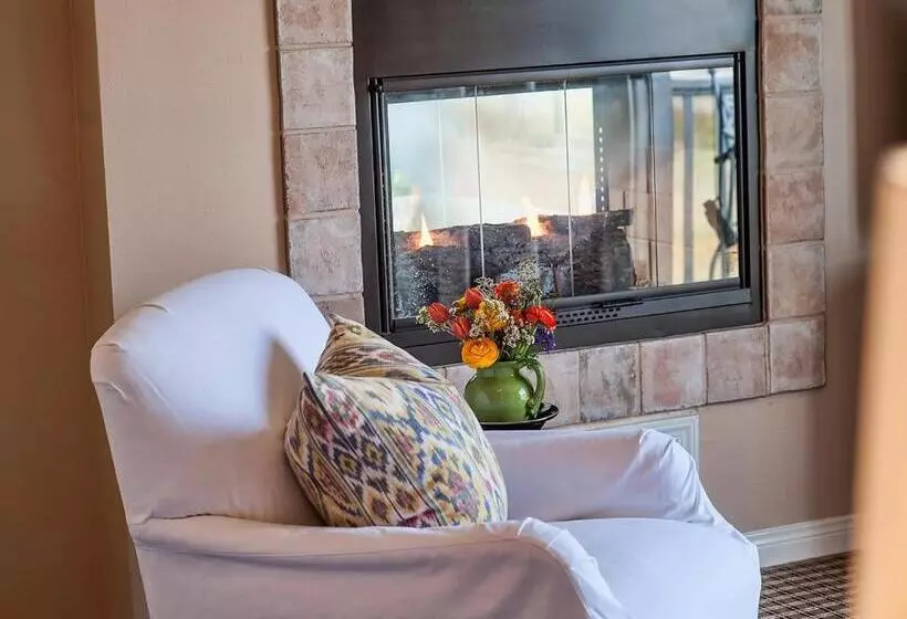 سوییت لوکس, Inn At Playa Del Rey