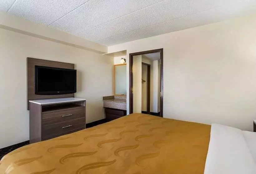 سوئیت برای معلولان, Quality Suites Milwaukee Airport