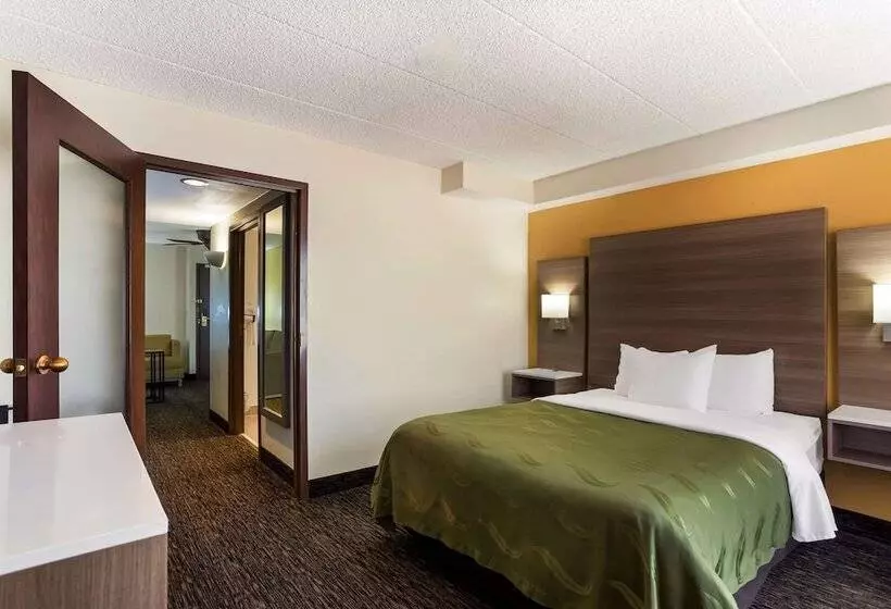 سوئیت برای معلولان, Quality Suites Milwaukee Airport