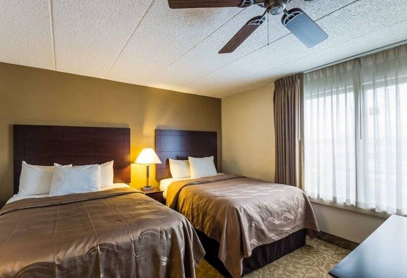 套房, Quality Suites Milwaukee Airport