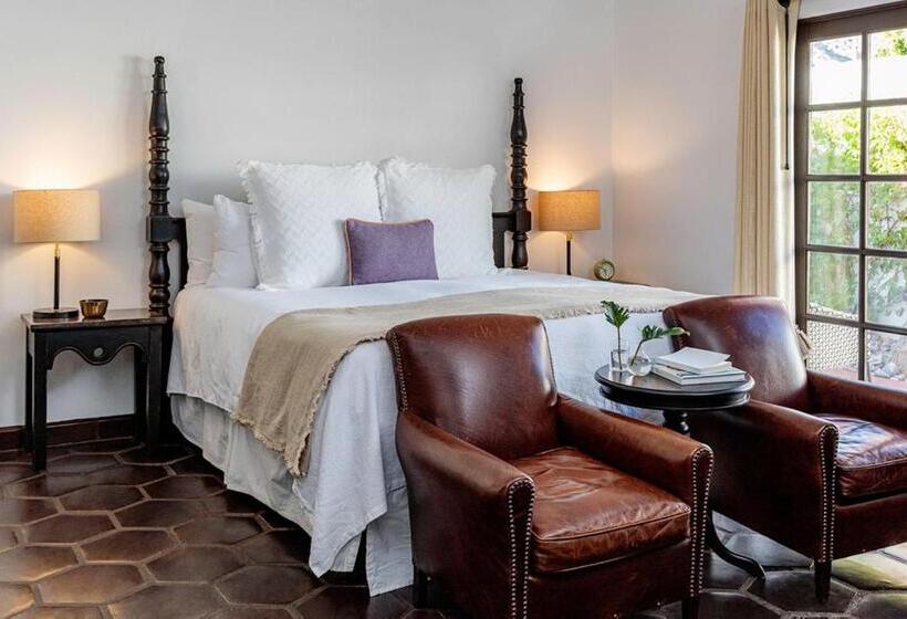 سوییت لوکس, Ingleside Estate Hotel & Bungalows Adults Only