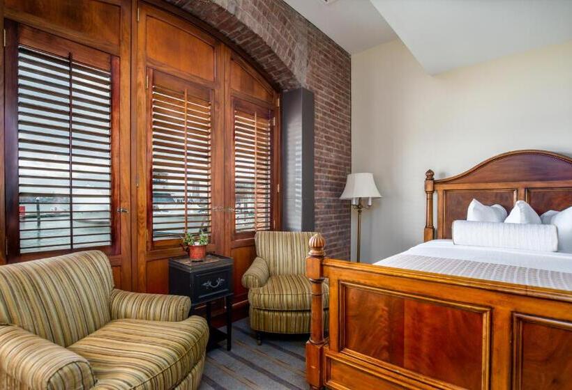 חדר סטנדרט עם נוף, The Inn At Henderson S Wharf, Ascend Hotel Collection