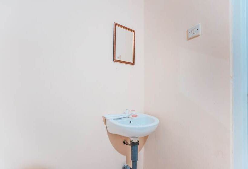 디럭스 룸, Oyo 2034 Eden Guest House