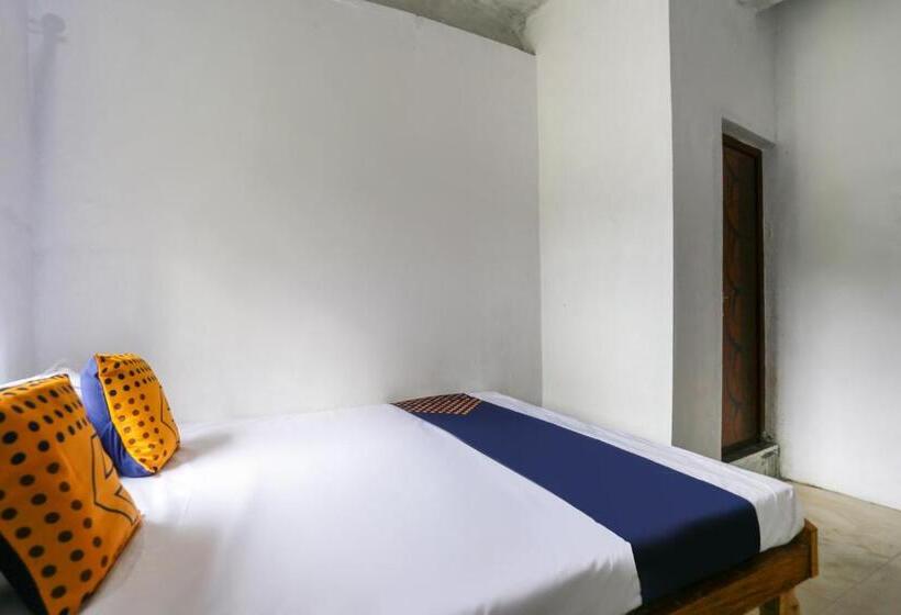 三人经典房间, Spot On Thozhupaadan Residency