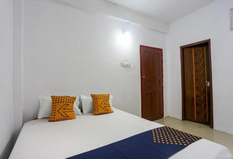 三人经典房间, Spot On Thozhupaadan Residency