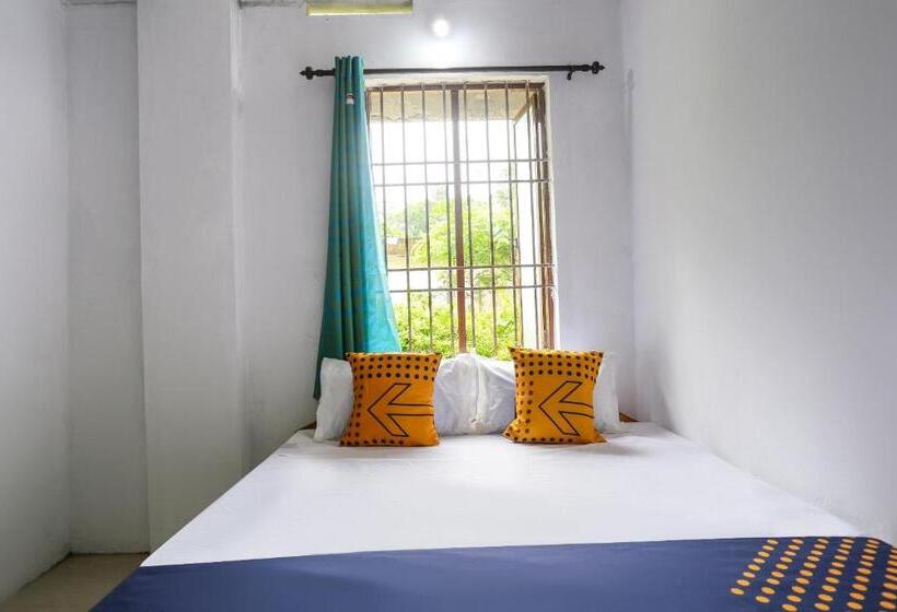 三人经典房间, Spot On Thozhupaadan Residency