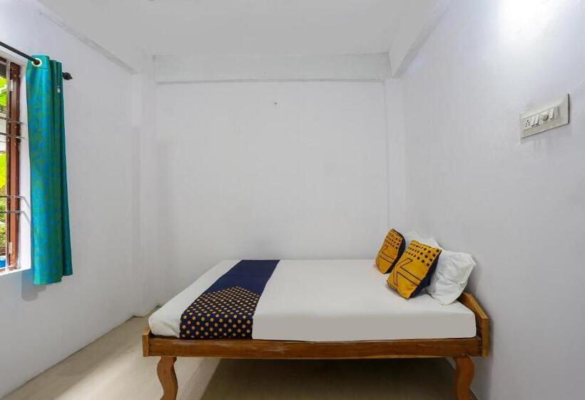 三人经典房间, Spot On Thozhupaadan Residency