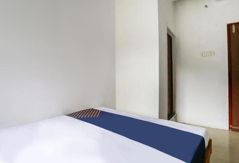 三人经典房间, Spot On Thozhupaadan Residency