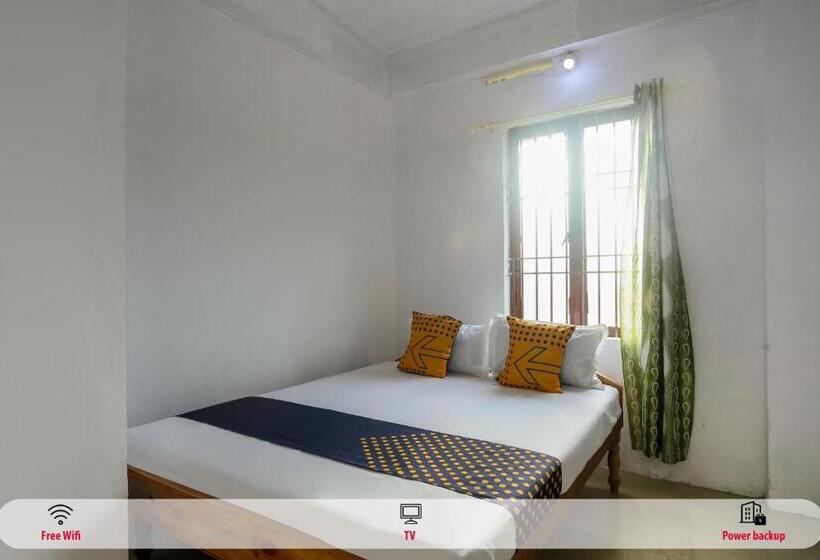 三人经典房间, Spot On Thozhupaadan Residency