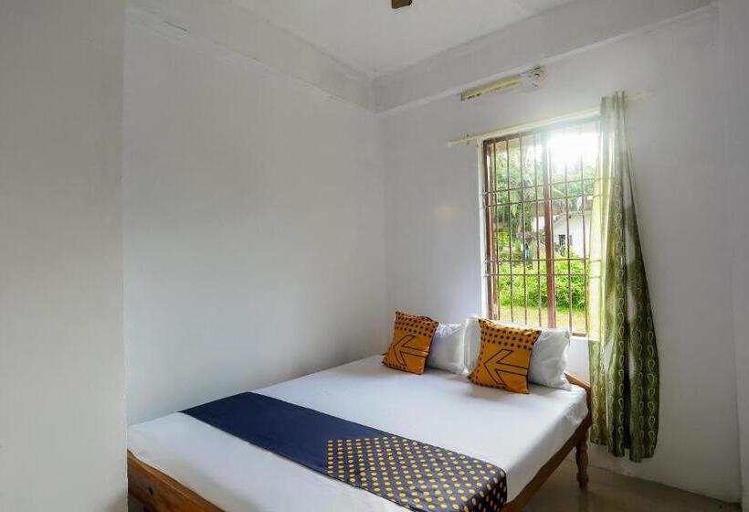 三人经典房间, Spot On Thozhupaadan Residency