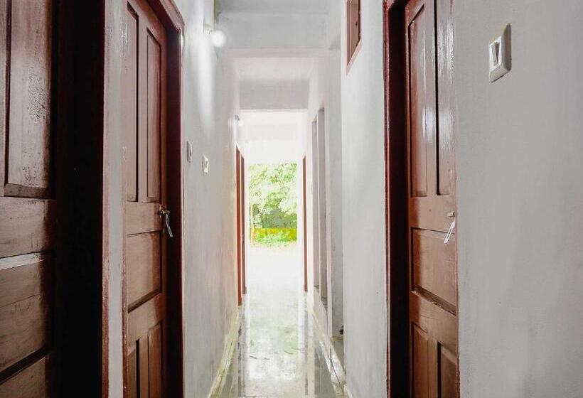 三人经典房间, Spot On Thozhupaadan Residency