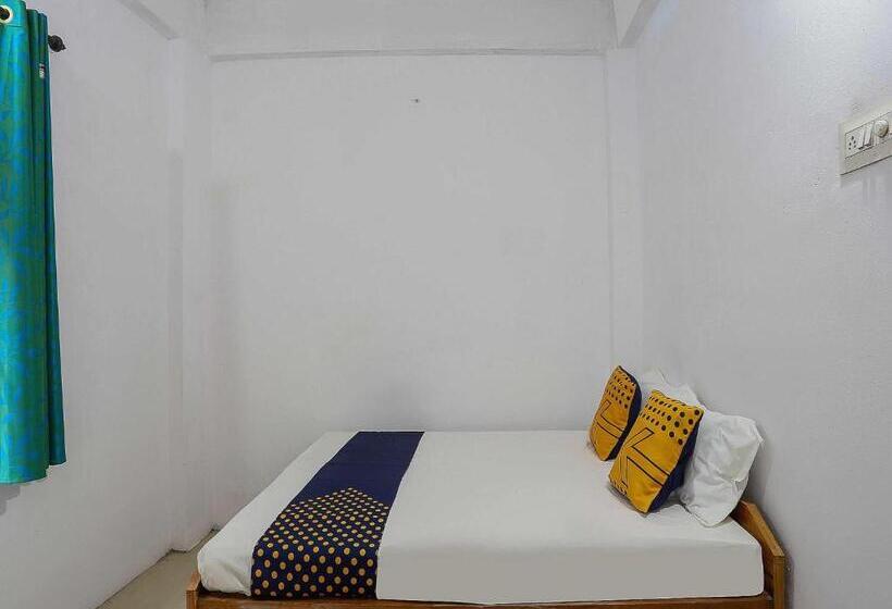 三人经典房间, Spot On Thozhupaadan Residency